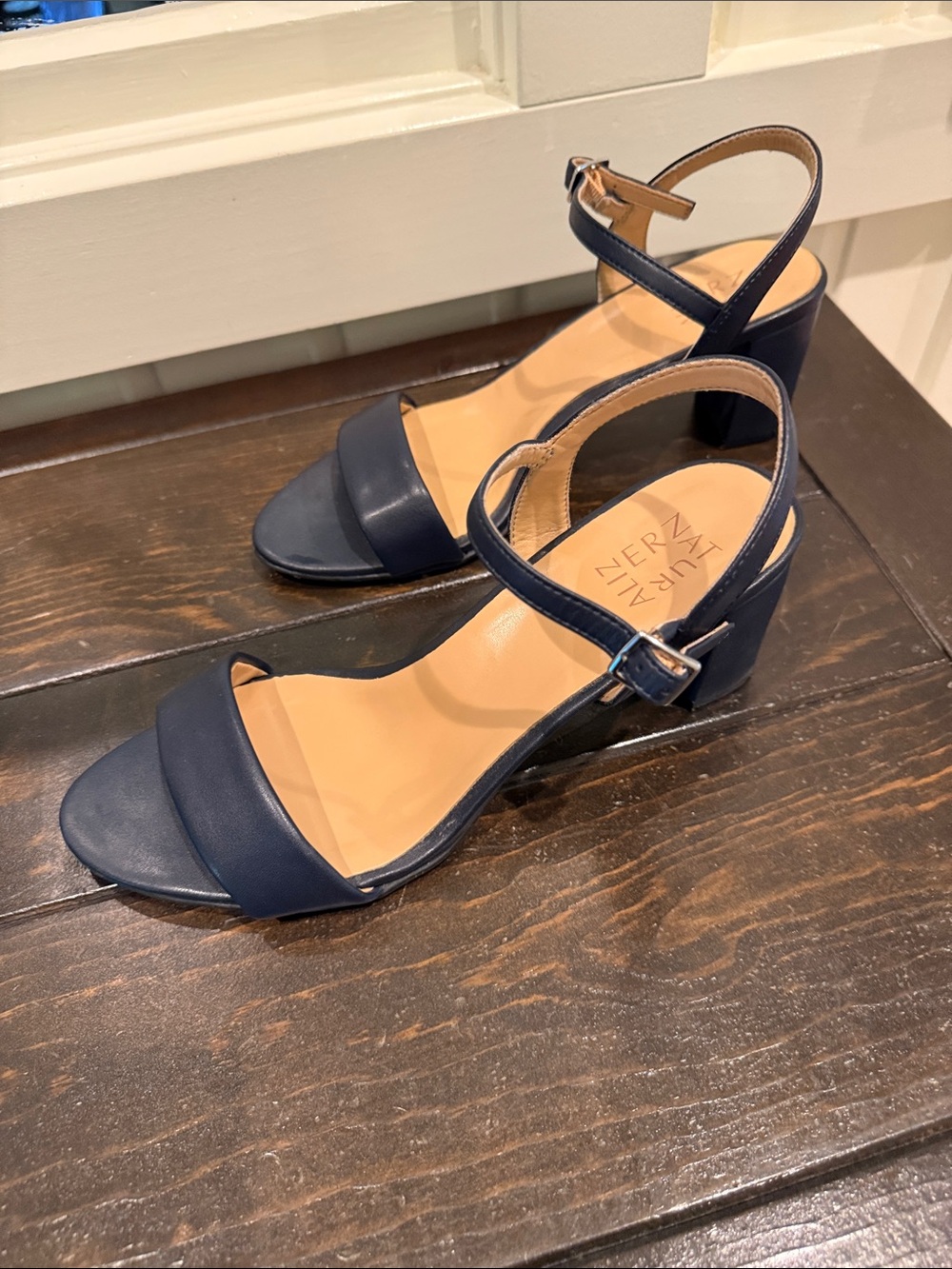 Naturalizer Navy Ankle-Strap Block Heel Sandals Size 9- Like New! - Picture 5 of 9